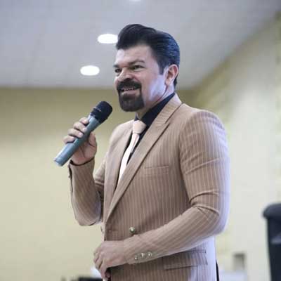 محمود سهیلی حیران عشق نافرجام